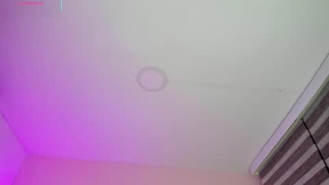 Snapshot of oriana_guzman chatting on November 11, 11:05 pm Miss Guzman online show from November 11, 11:05 pm