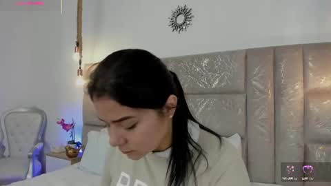 Snapshot of oriana_guzman chatting on August 5, 10:01 pm Miss Guzman online show from August 5, 10:01 pm