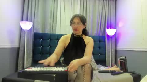 Snapshot of oriana_jhonson chatting on June 18, 12:22 am Oriana online show from June 18, 12:22 am