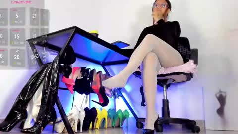 Snapshot of orianaflores chatting on November 4, 12:43 am You can call me Sussana online show from November 4, 12:43 am