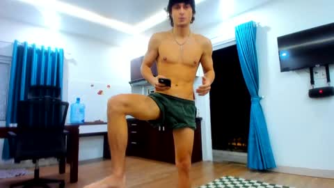 Snapshot of orlando__bloom chatting on December 6, 10:49 am Fansly and Instagram - online show from December 6, 10:49 am