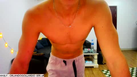 Snapshot of orlando__bloom chatting on December 14, 10:34 am Fansly and Instagram - online show from December 14, 10:34 am