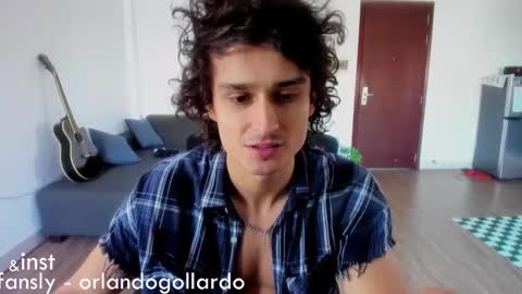 Snapshot of orlando__bloom chatting on January 7, 9:29 am Fansly and Instagram - online show from January 7, 9:29 am