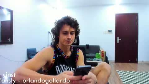 Snapshot of orlando__bloom chatting on January 10, 11:22 am Fansly and Instagram - online show from January 10, 11:22 am