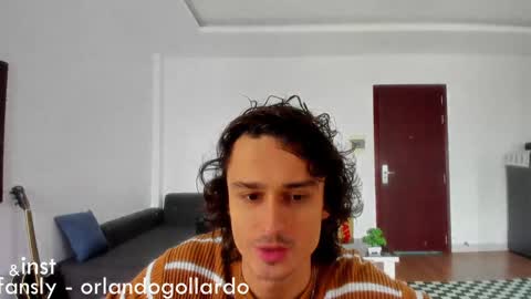 Snapshot of orlando__bloom chatting on January 15, 1:34 am Fansly and Instagram - online show from January 15, 1:34 am