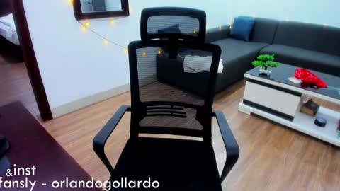 Snapshot of orlando__bloom chatting on January 20, 11:45 am Fansly and Instagram - online show from January 20, 11:45 am