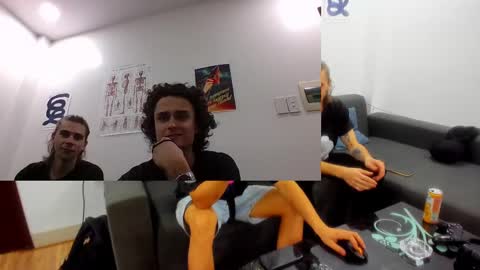 Snapshot of orlando__bloom chatting on March 5, 2:12 pm Fansly and Instagram - online show from March 5, 2:12 pm