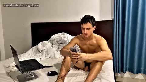 Snapshot of orlando__bloom chatting on October 15, 1:44 pm Fansly and Instagram - online show from October 15, 1:44 pm