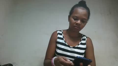 ornellahhh online show from December 2, 7:25 am