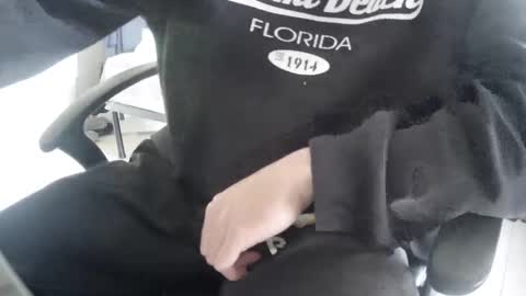 Snapshot of orobrus chatting on January 12, 1:27 pm Oroborus online show from January 12, 1:27 pm