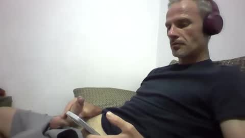 Snapshot of orwel09 chatting on November 23, 6:08 pm orwel09 online show from November 23, 6:08 pm