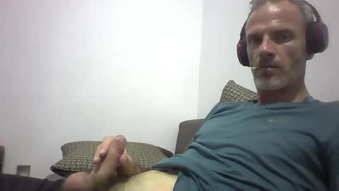 Snapshot of orwel09 chatting on November 27, 5:26 pm orwel09 online show from November 27, 5:26 pm