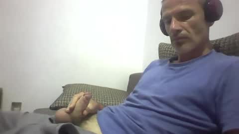 Snapshot of orwel09 chatting on November 30, 4:55 pm orwel09 online show from November 30, 4:55 pm