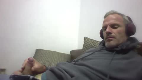 Snapshot of orwel09 chatting on December 13, 7:53 pm orwel09 online show from December 13, 7:53 pm