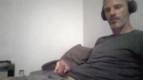 Snapshot of orwel09 chatting on December 22, 4:04 pm orwel09 online show from December 22, 4:04 pm