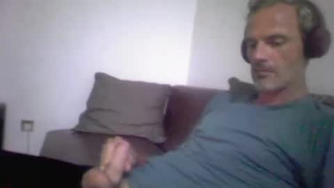 Snapshot of orwel09 chatting on February 10, 3:16 pm orwel09 online show from February 10, 3:16 pm