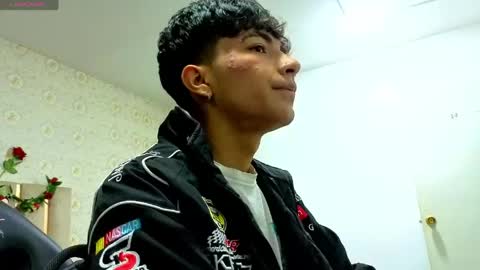 Snapshot of osamu_tay chatting on May 18, 3:13 am osamu_tay online show from May 18, 3:13 am