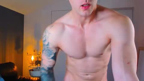 Snapshot of oscar_miller_ chatting on October 22, 9:03 pm Oscar online show from October 22, 9:03 pm