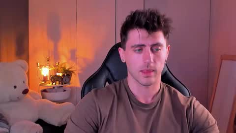 Snapshot of oscar_miller_ chatting on October 24, 9:22 pm Oscar online show from October 24, 9:22 pm