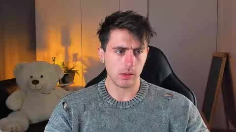 Oscar online show from November 1, 9:06 pm