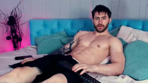 Snapshot of oscar_miller_ chatting on January 11, 9:42 pm Oscar online show from January 11, 9:42 pm