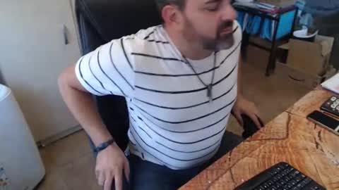 Snapshot of oscar_msng chatting on June 5, 4:13 pm Oscar online show from June 5, 4:13 pm