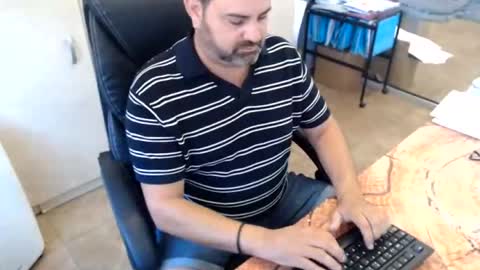 Snapshot of oscar_msng chatting on June 17, 3:57 pm Oscar online show from June 17, 3:57 pm