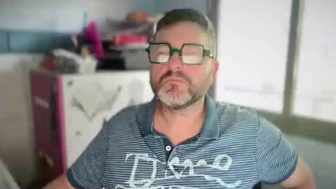 Snapshot of oscarbcncat chatting on June 15, 11:23 am oscarbcncat online show from June 15, 11:23 am