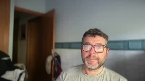 Snapshot of oscarbcncat chatting on July 14, 1:17 pm oscarbcncat online show from July 14, 1:17 pm