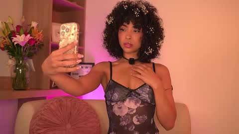 Oshun  online show from February 17, 9:39 am