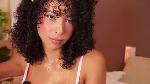 Snapshot of oshun_25 chatting on July 23, 12:47 pm Oshun online show from July 23, 12:47 pm