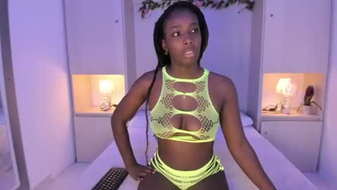 Snapshot of oshun_444 chatting on June 13, 12:14 pm oshun_444 online show from June 13, 12:14 pm