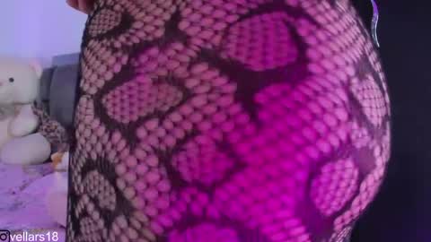 Snapshot of osiris_doll chatting on April 19, 6:21 pm vella online show from April 19, 6:21 pm