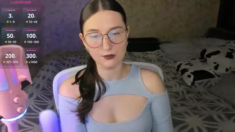 Snapshot of oskar_fucker chatting on November 18, 11:36 am Leliana online show from November 18, 11:36 am