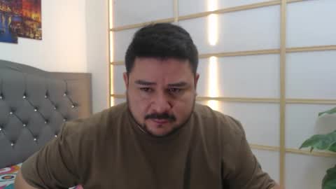 Snapshot of oso_gael chatting on May 17, 5:42 pm Bear Gael online show from May 17, 5:42 pm
