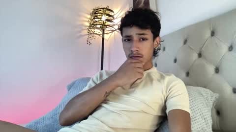 ostin 18hot online show from December 22, 12:18 am