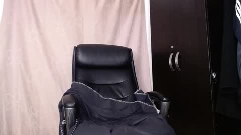 otto_stud online show from April 30, 4:19 am