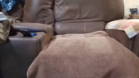 outdoorsmanmark71 online show from December 21, 9:44 pm