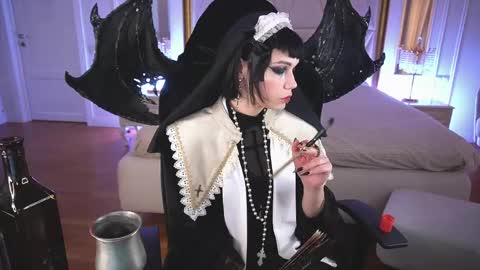 outfitobsession online show from April 30, 1:28 pm