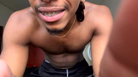 Snapshot of owen_222 chatting on February 14, 9:21 pm Owen online show from February 14, 9:21 pm