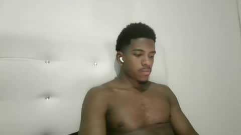 Snapshot of owen_222 chatting on December 2, 6:08 am Owen online show from December 2, 6:08 am