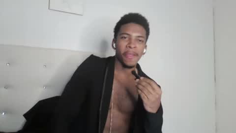 Snapshot of owen_222 chatting on December 5, 2:09 am Owen online show from December 5, 2:09 am