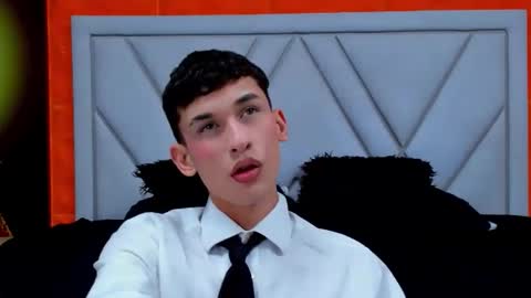 owen_stone1 online show from February 14, 11:45 pm