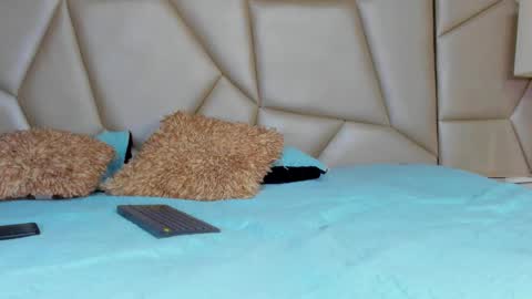 owen_stone1 online show from February 24, 11:36 pm