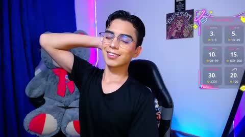 Owen  Independent model  online show from June 21, 6:27 am
