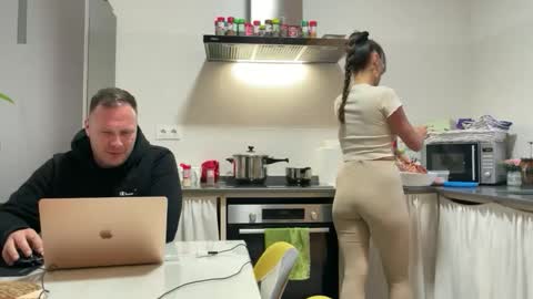 Snapshot of owlyfuns chatting on March 21, 6:33 pm owlyfuns online show from March 21, 6:33 pm