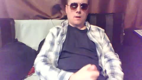 Snapshot of ownerofdogs chatting on December 17, 12:16 am ownerofdogs online show from December 17, 12:16 am