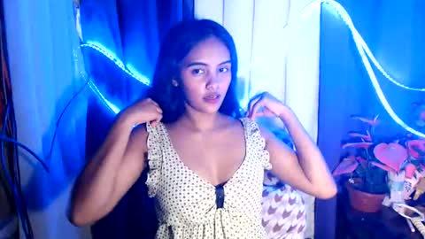 Snapshot of oxana_wetpussy chatting on July 11, 6:38 am oxana_wetpussy online show from July 11, 6:38 am