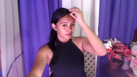 Snapshot of oxana_wetpussy chatting on August 2, 10:35 am oxana_wetpussy online show from August 2, 10:35 am