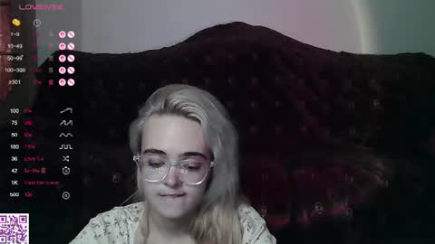 Oxcy online show from July 4, 9:10 pm